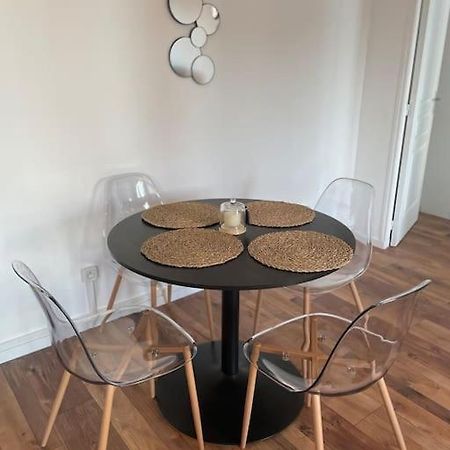 Bel Appartement Meyzieu Centre Proche Tramway Экстерьер фото